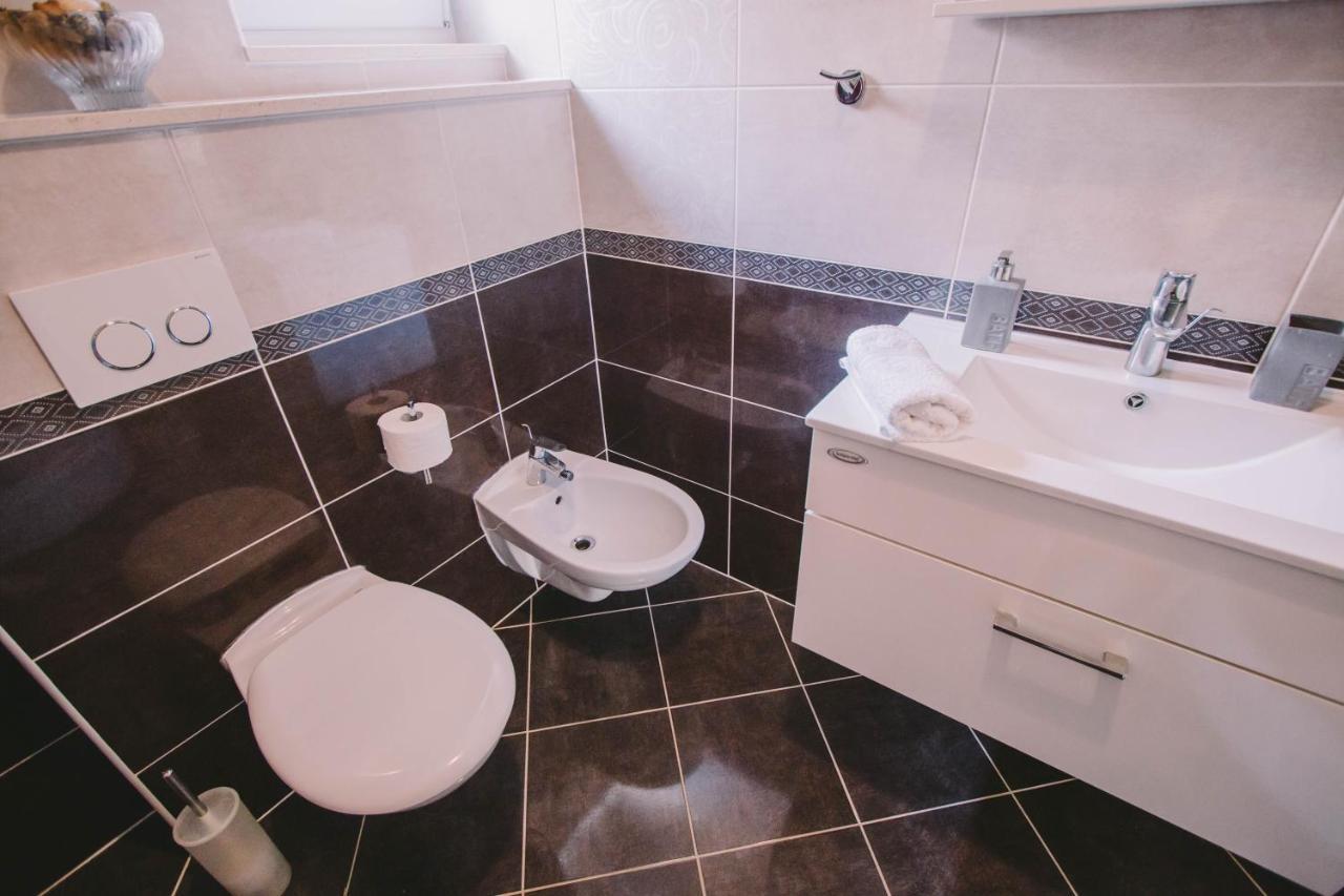 Apartments Jasna ポドストラナ エクステリア 写真