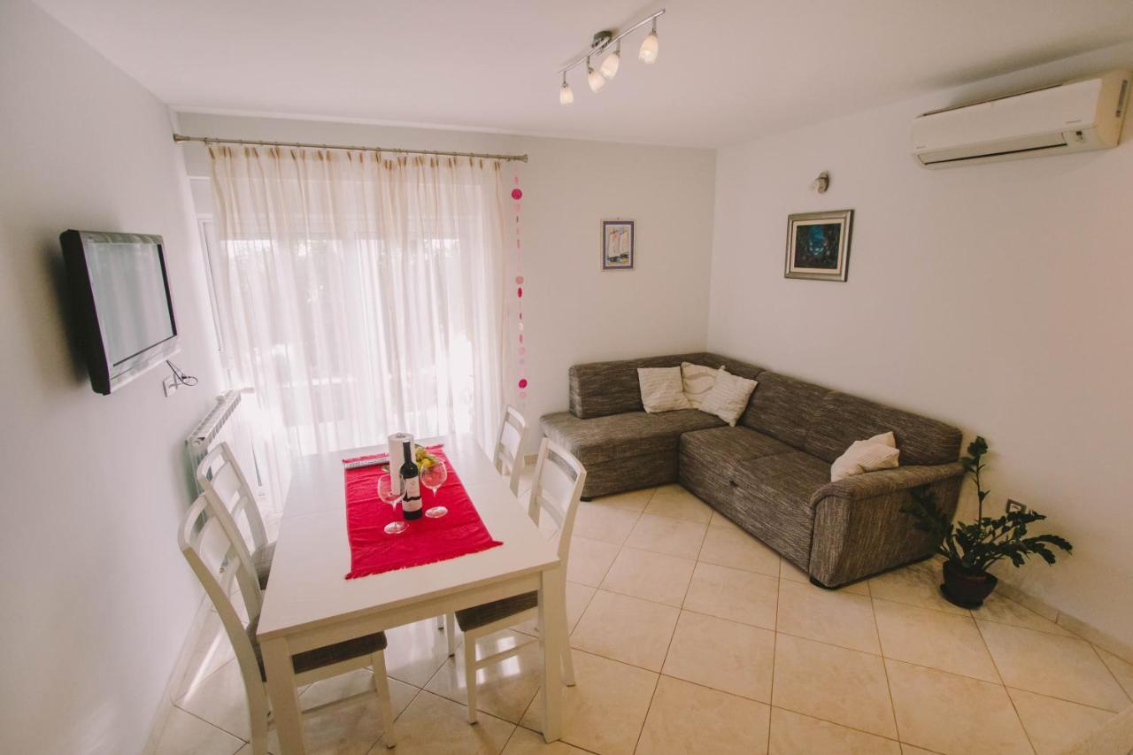 Apartments Jasna ポドストラナ エクステリア 写真