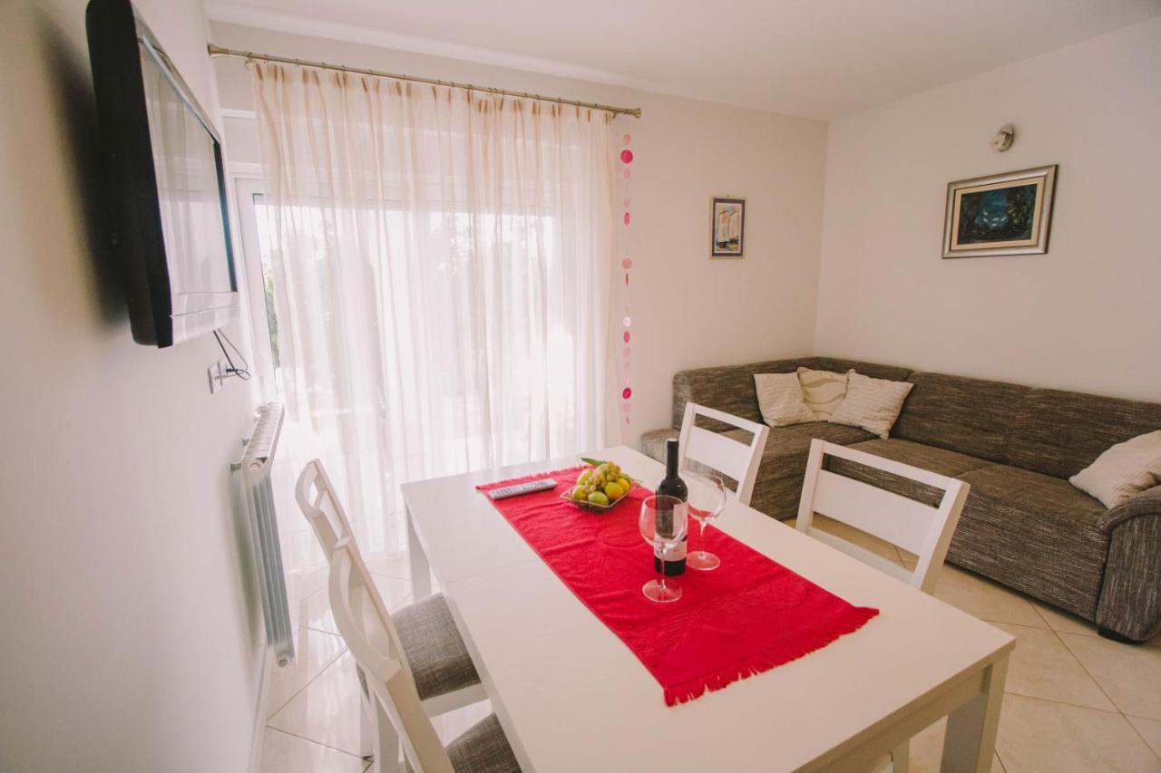 Apartments Jasna ポドストラナ エクステリア 写真